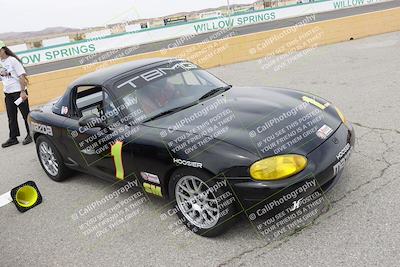 media/Jun-01-2025-CalClub SCCA (Sun) [[eae223c5dd]]/Around pit/
